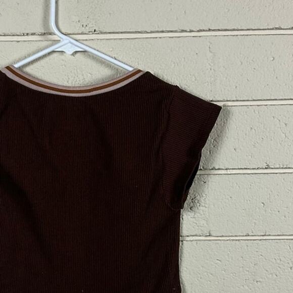 Urban Outfitters Brown Go for Gold Cropped Top size M/L - Picture 7 of 8